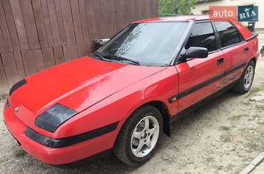 Хэтчбек Mazda 323 1992 в 