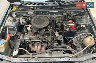 Хэтчбек Mazda 323 1988 в Буче