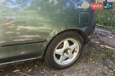 Хэтчбек Mazda 323 1995 в 