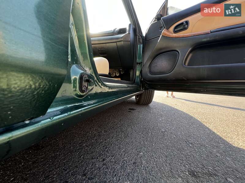 Хэтчбек Mazda 323 1998 в Одессе