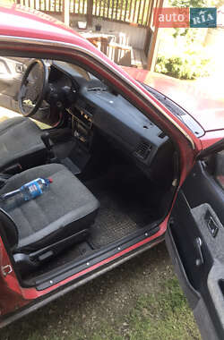 Хэтчбек Mazda 323 1987 в 