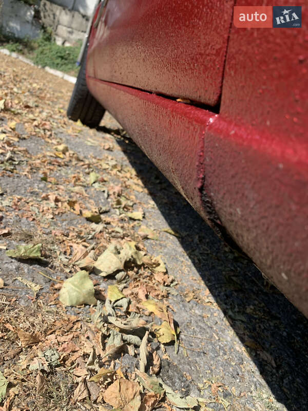 Хетчбек Mazda 323 1999 в Києві