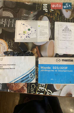 Хетчбек Mazda 323 1999 в 