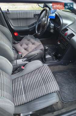 Хэтчбек Mazda 323 1991 в 