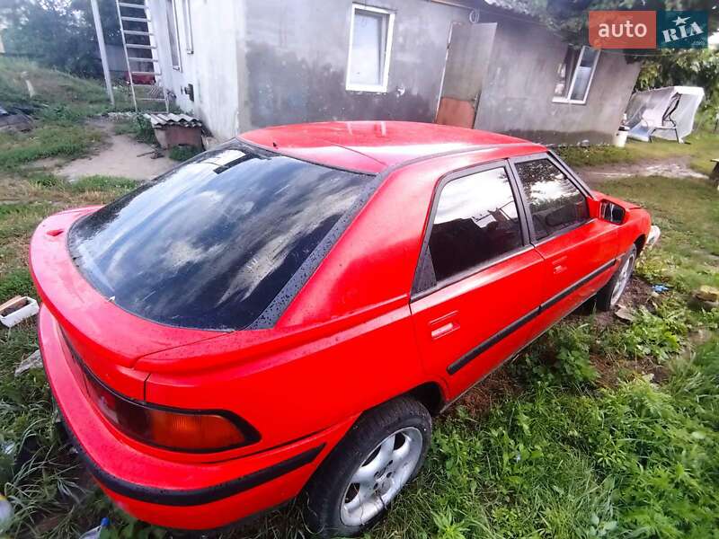 Хэтчбек Mazda 323 1990 в Киеве