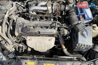 Хэтчбек Mazda 323 1997 в 