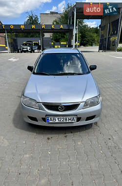 Хэтчбек Mazda 323 2002 в 