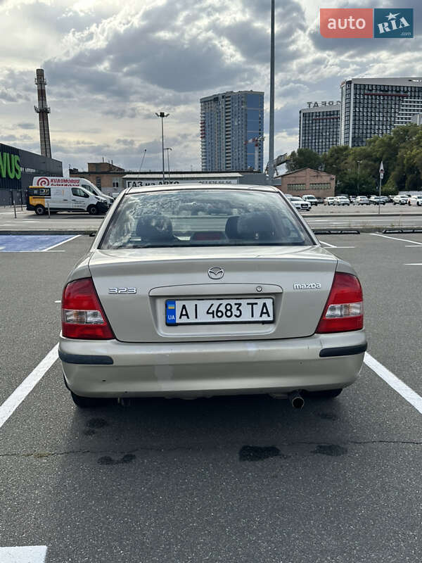 Седан Mazda 323 1999 в Киеве