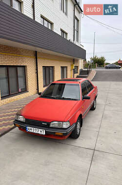 Седан Mazda 323 1988 в Бердичеве