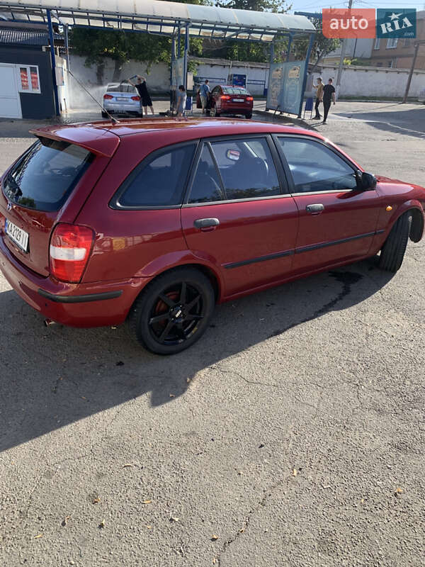 Хетчбек Mazda 323 1999 в Києві