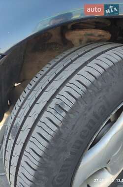 Хэтчбек Mazda 323 1996 в 