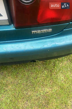 Седан Mazda 323 1997 в 