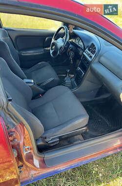 Седан Mazda 323 1995 в 