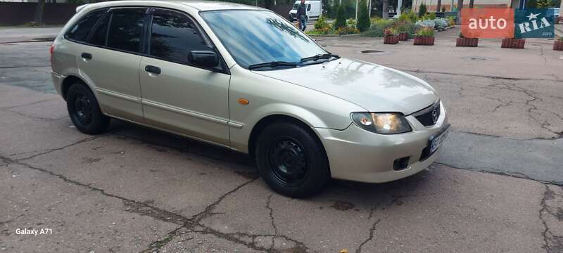Mazda 323 2002
