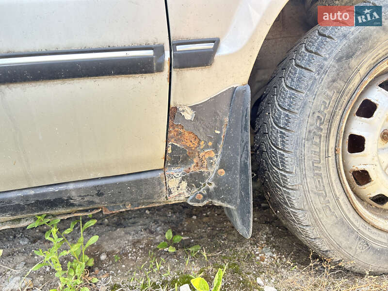 Хэтчбек Mazda 323 1988 в Каменец-Подольском