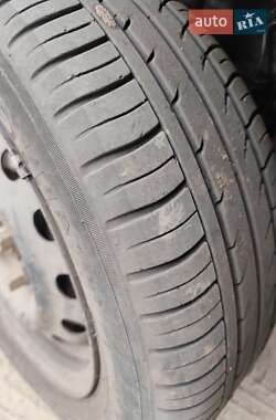 Седан Mazda 323 1998 в 