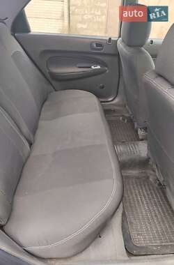 Седан Mazda 323 1998 в 