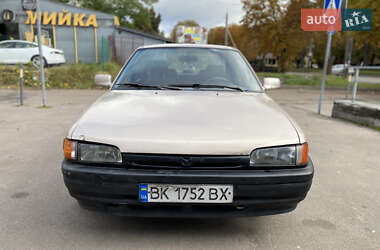 Седан Mazda 323 1996 в 