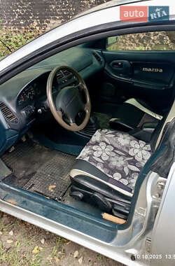 Хэтчбек Mazda 323 1996 в 