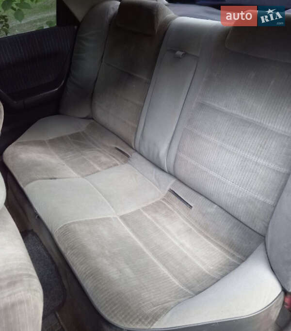 Хэтчбек Mazda 323 1990 в Днепре