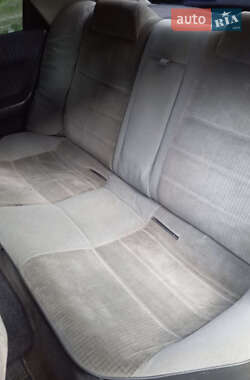 Хэтчбек Mazda 323 1990 в  фото 8 Хэтчбек Mazda 323 1990 в
