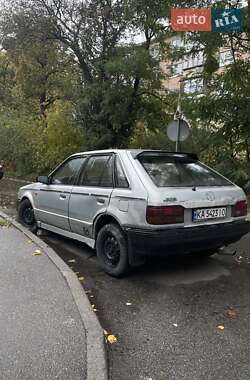 Хэтчбек Mazda 323 1987 в 