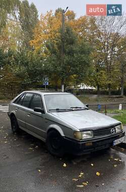 Хэтчбек Mazda 323 1987 в 