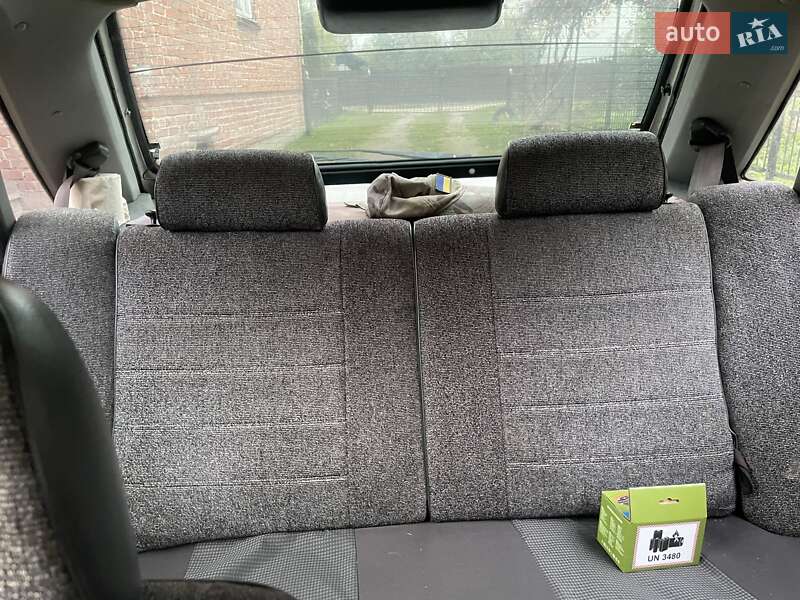 Хэтчбек Mazda 323 1988 в Черкассах фото 15 Хэтчбек Mazda 323 1988 в Черкассах