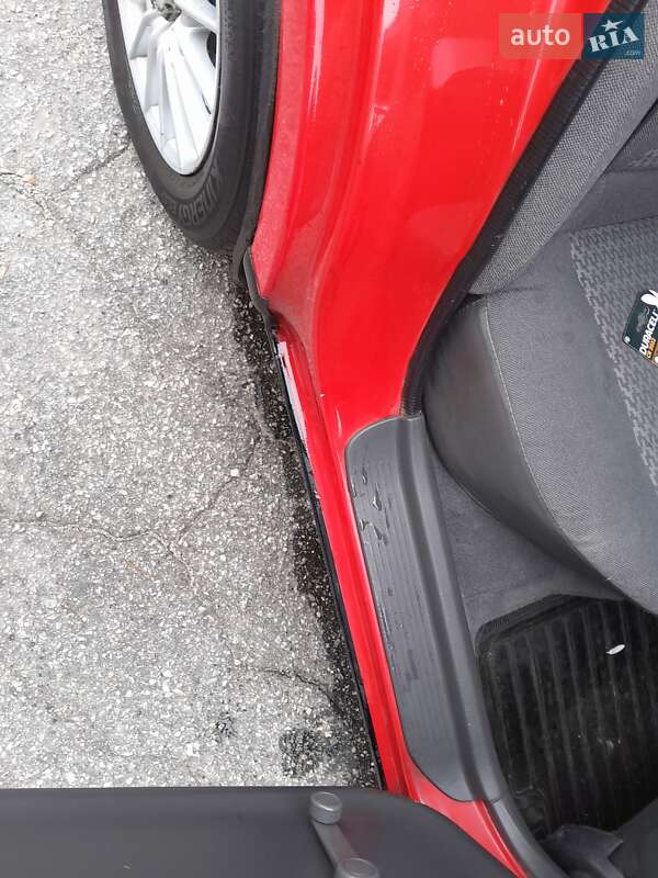 Седан Mazda 323 1996 в Синельниково фото 16 Седан Mazda 323 1996 в Синельниково