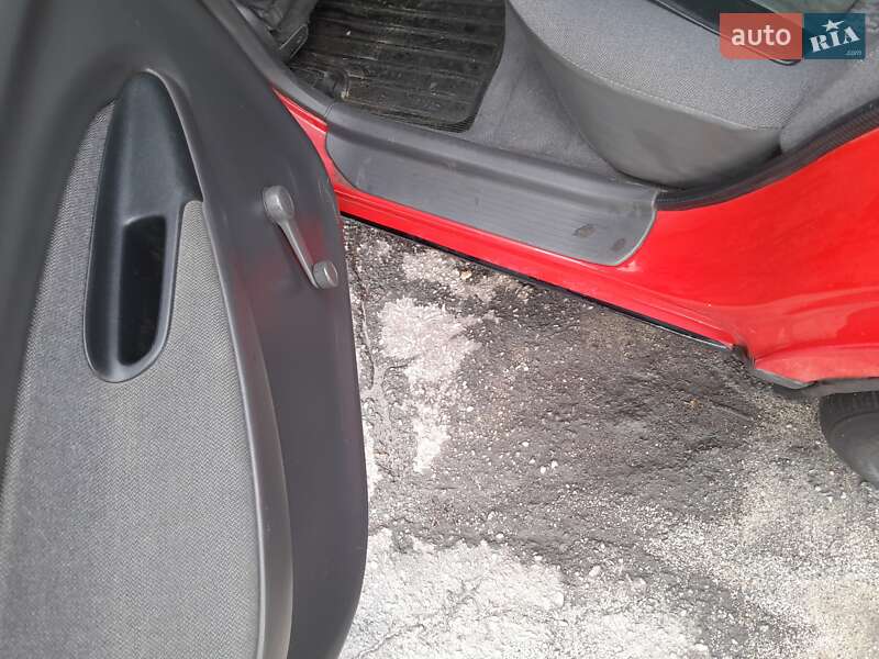 Седан Mazda 323 1996 в Синельниково фото 22 Седан Mazda 323 1996 в Синельниково