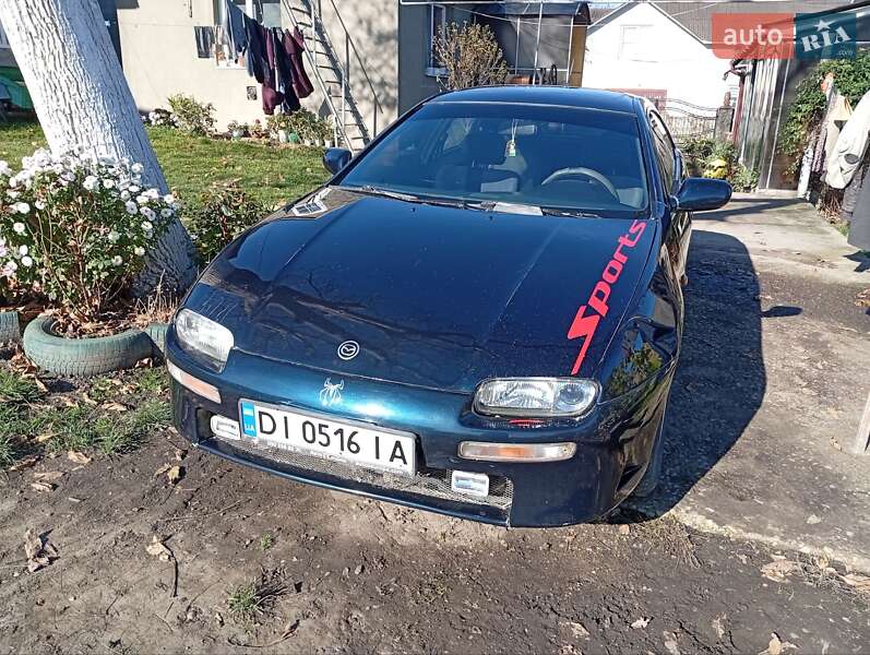 Хэтчбек Mazda 323 1994 в Новоселице