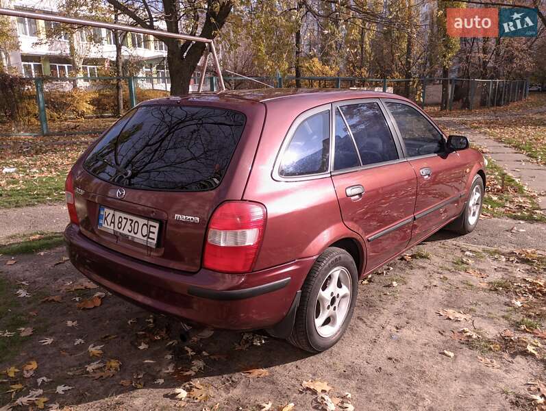Хэтчбек Mazda 323 1998 в Киеве