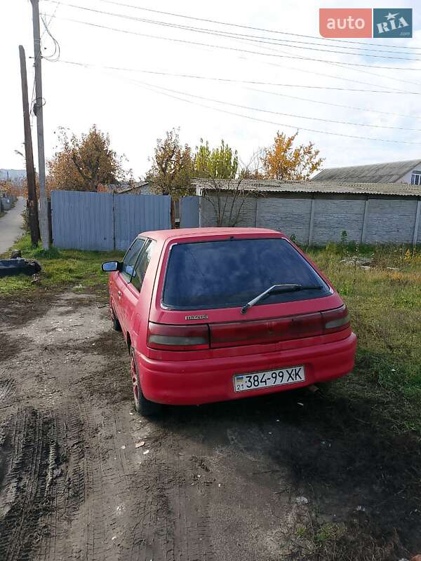 Купе Mazda 323 1992 в Песочине