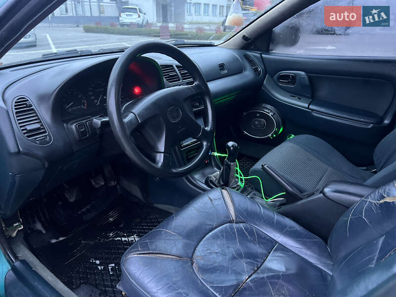 Хетчбек Mazda 323 1996 в Вінниці