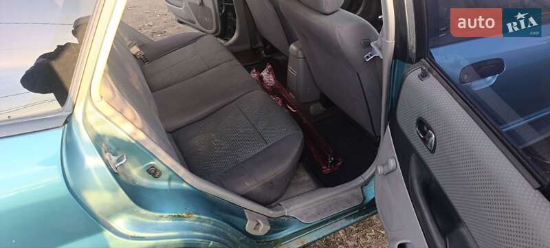 Хетчбек Mazda 323 2002 в Рафалівці фото 5 Хетчбек Mazda 323 2002 в Рафалівці