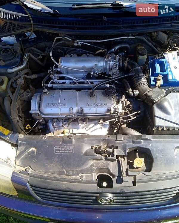 Седан Mazda 323 1994 в Липовій Долині