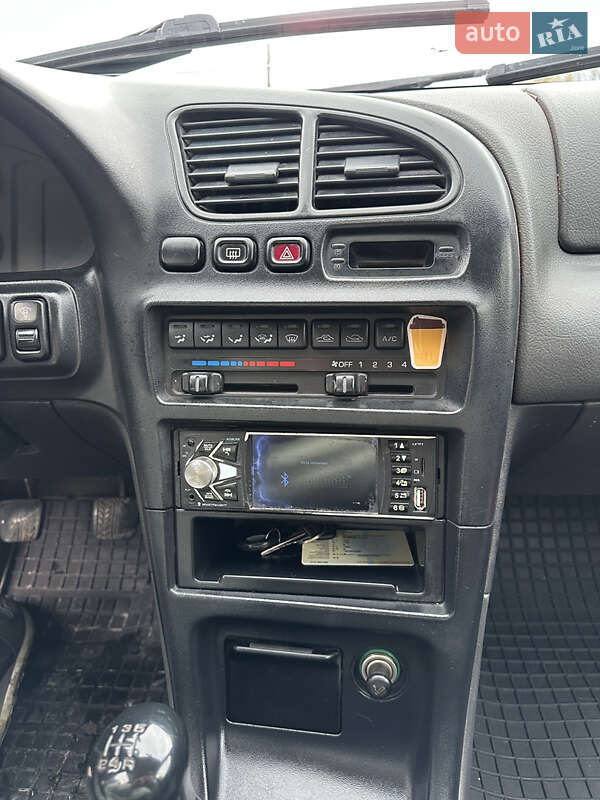 Хэтчбек Mazda 323 1995 в Львове