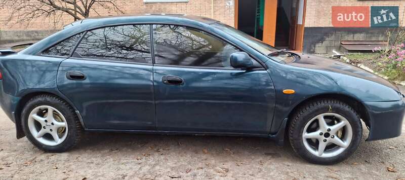 Седан Mazda 323 1996 в Хмельницком