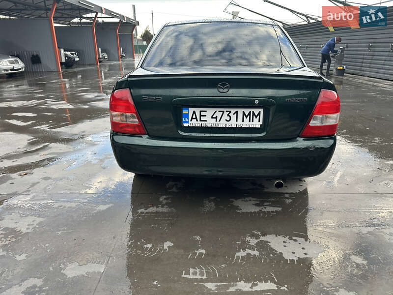 Седан Mazda 323 2003 в Бердичеве