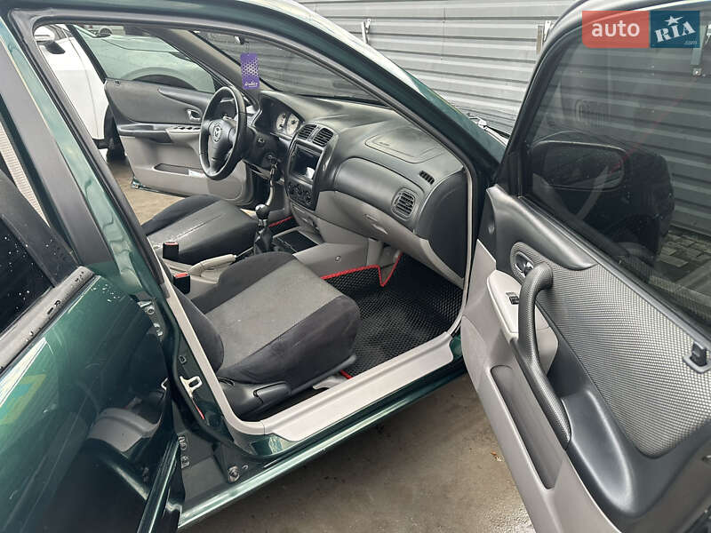 Седан Mazda 323 2003 в Бердичеве