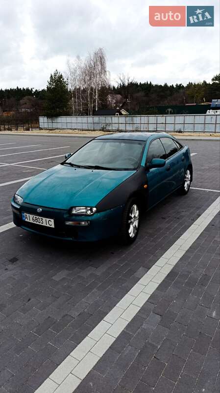 Хэтчбек Mazda 323 1996 в Киеве