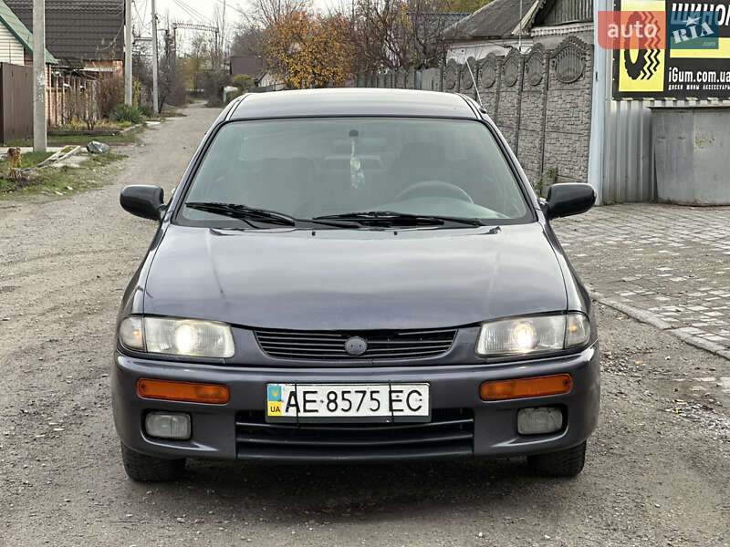 Седан Mazda 323 1994 в Днепре
