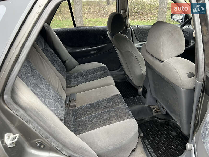 Хетчбек Mazda 323 1999 в Дніпрі фото 6 Хетчбек Mazda 323 1999 в Дніпрі