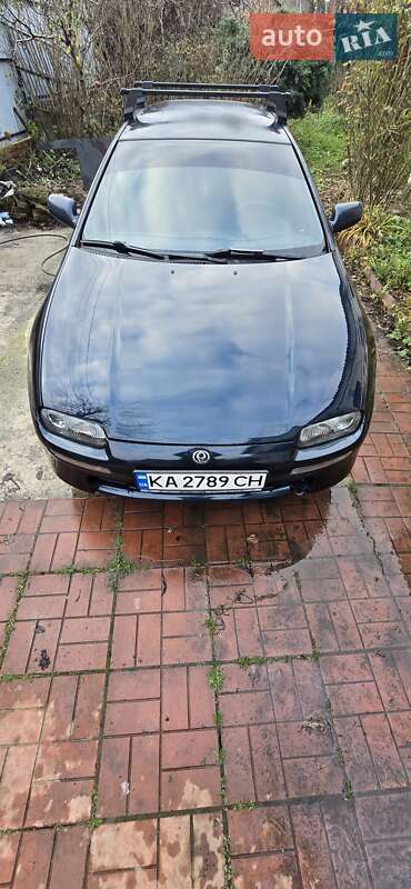 Хэтчбек Mazda 323 1996 в Новых Петровцах