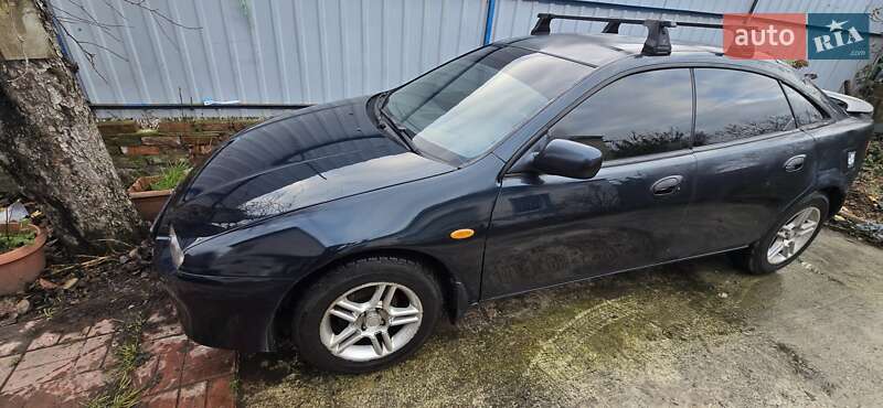 Хэтчбек Mazda 323 1996 в Новых Петровцах