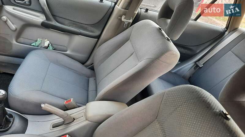 Седан Mazda 323 2001 в Кропивницком фото 8 Седан Mazda 323 2001 в Кропивницком