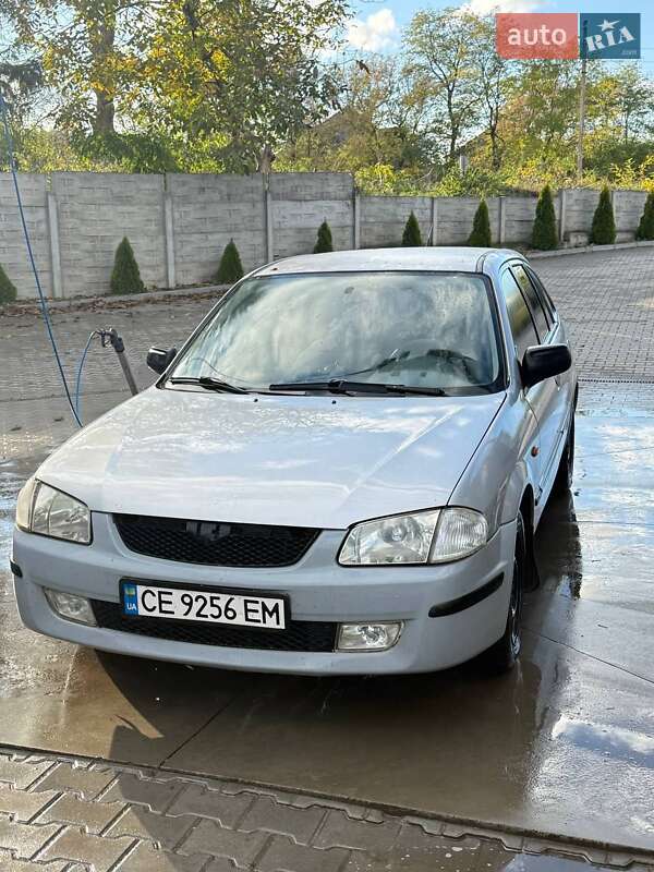 Хетчбек Mazda 323 1998 в Кіцмані