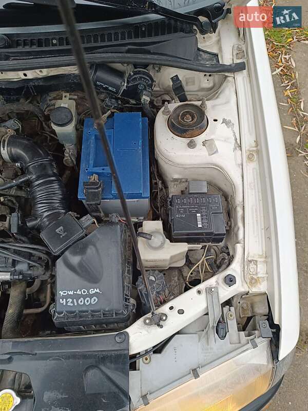 Седан Mazda 323 1998 в Чернівцях фото 32 Седан Mazda 323 1998 в Чернівцях