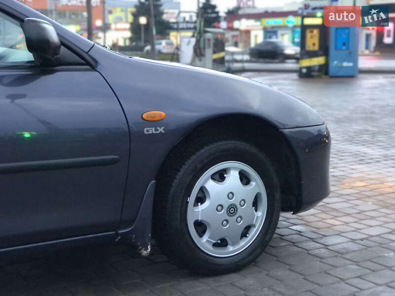 Хетчбек Mazda 323 1998 в Харкові