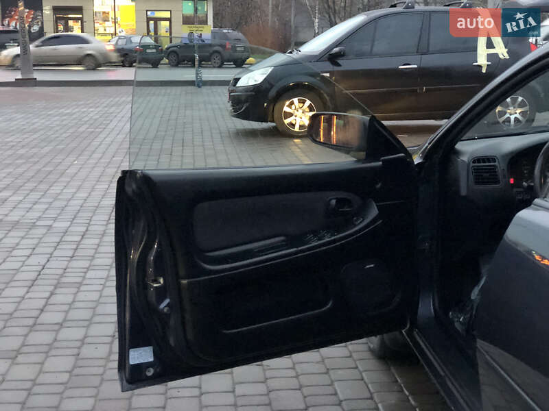 Хетчбек Mazda 323 1998 в Харкові